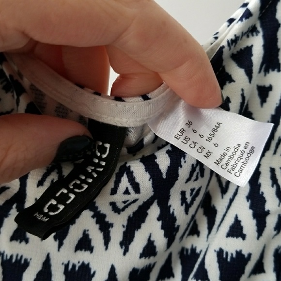 Skater dress w navy and white design - Picture 3 of 4